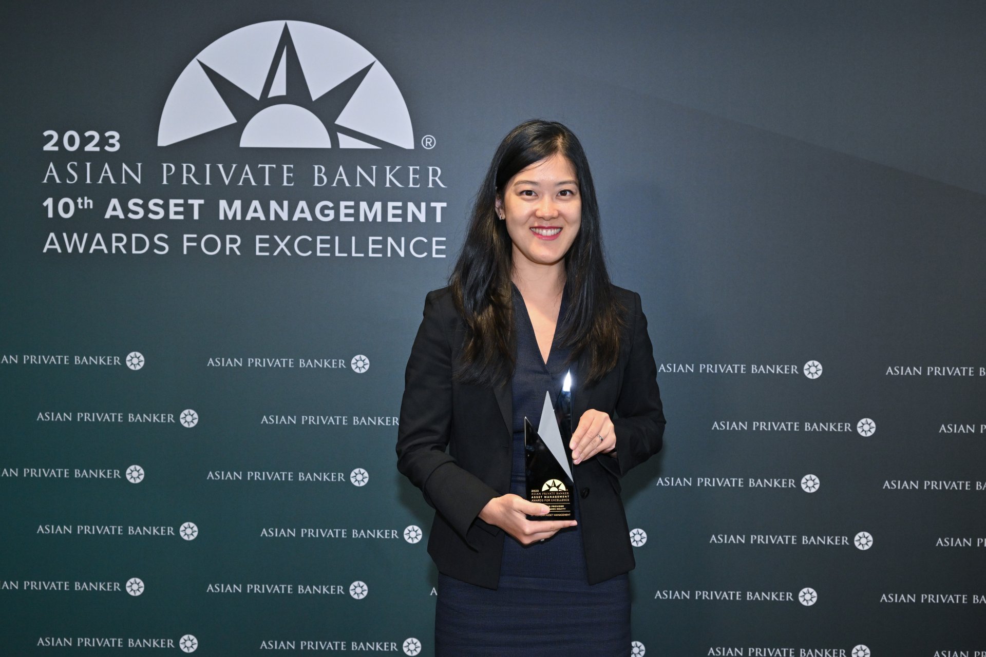Accepting Best Fund Provider - China A-Shares Equity at Asian Private Banker’s 10th Asset Management Awards for Excellence is Jessica Tea