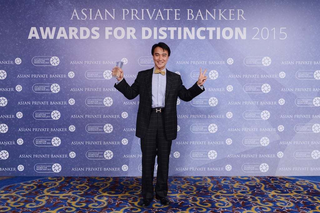 Albert Chiu from EFG Bank receives the award for Best Private Bank - Pure Play