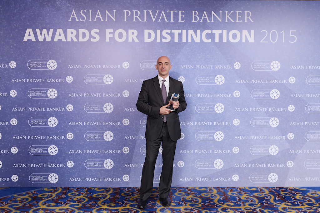 Karim Ghannam from Deustche Bank receives the award for Best Private Bank - Alternative Investments