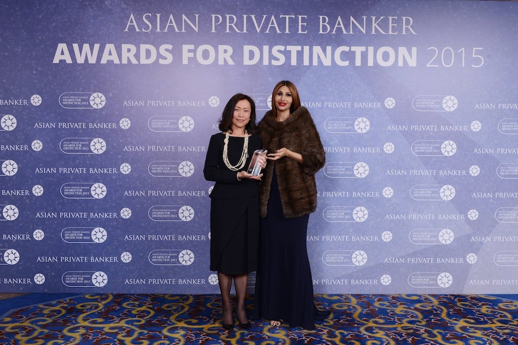 Marina Lui from UBS Wealth Management receives the award for Best Private Bank - China International